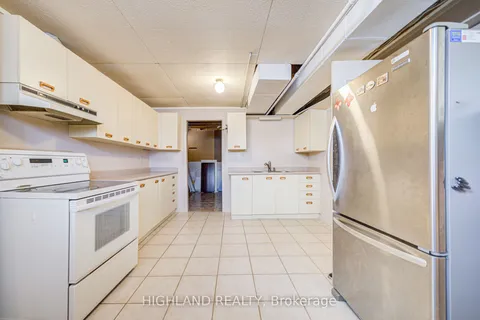 1636 Sagewood Court, Mississauga, ON L5M 5M2
