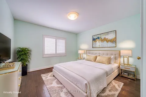 1636 Sagewood Court, Mississauga, ON L5M 5M2