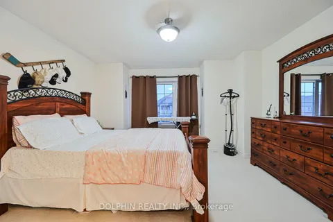 33 Bonnieglen Farm Boulevard, Caledon, ON L7C 3X8