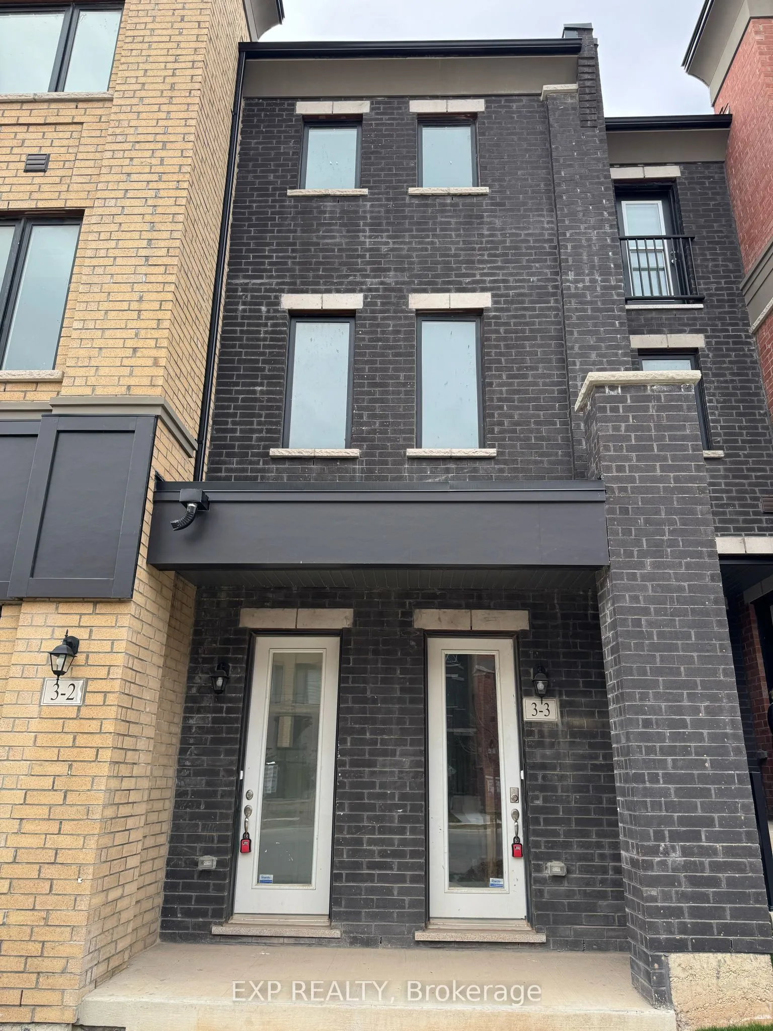 3 Marvin Avenue, ON L6H 0Z6