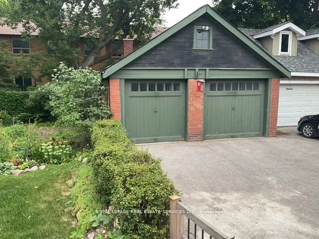 32 Wellington Street, Brampton, ON L6W 1Y4