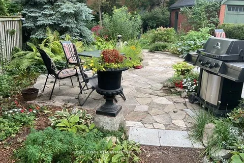 32 Wellington Street, Brampton, ON L6W 1Y4