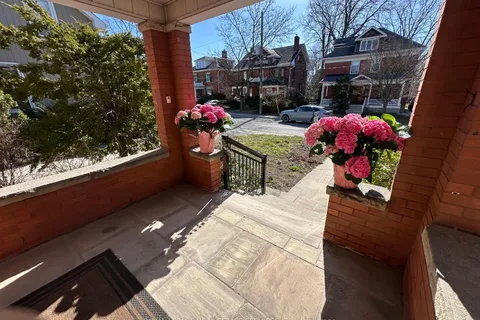 32 Wellington Street, Brampton, ON L6W 1Y4