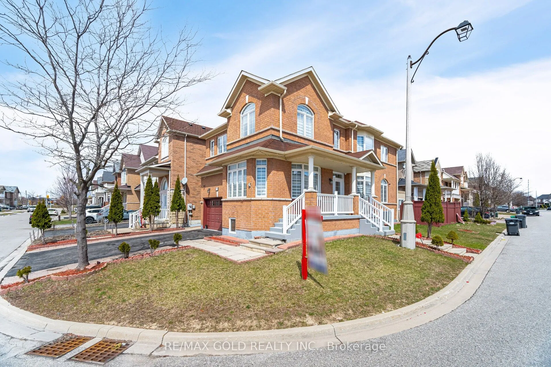 71 Maple Valley Street, Brampton, ON L6P 2H3