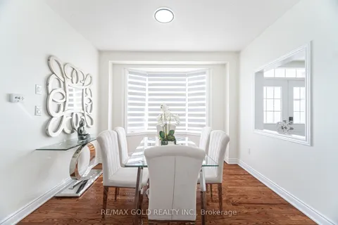 71 Maple Valley Street, Brampton, ON L6P 2H3