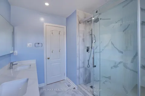 2923 Hammond Road, Mississauga, ON L5K 2M2
