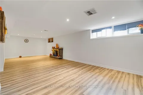 3 Hartsdale Drive, Toronto, ON M9R 2S1