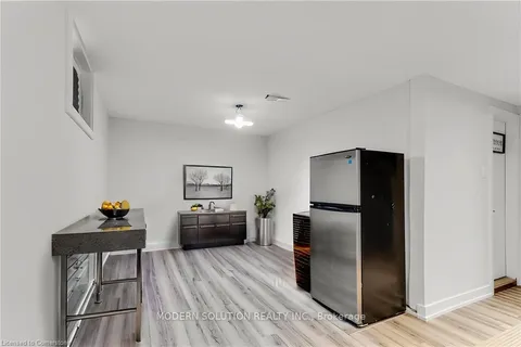 3 Hartsdale Drive, Toronto, ON M9R 2S1