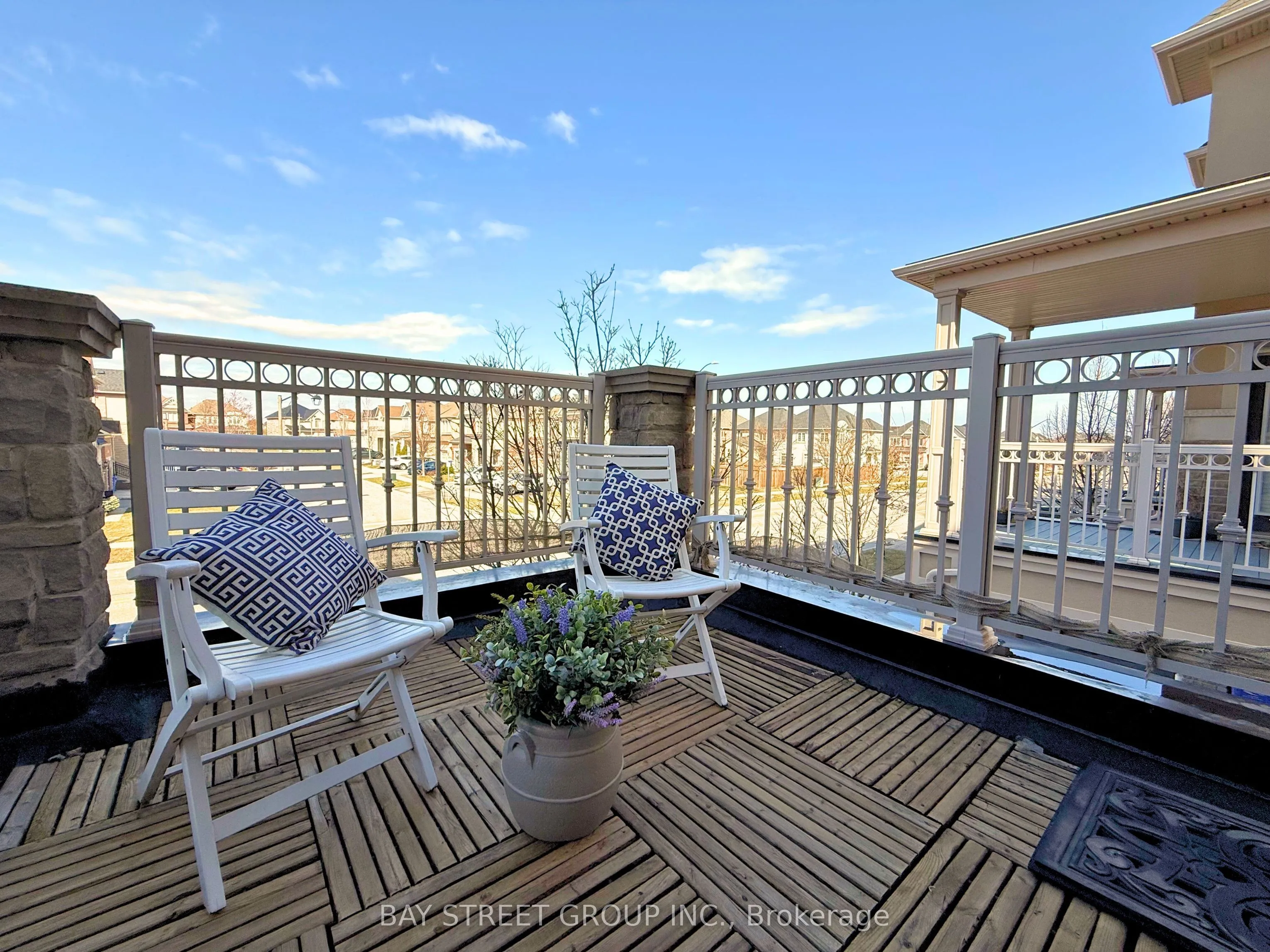 2564 Grand Oak Trail, Oakville, ON L6M 0S4