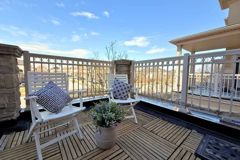 2564 Grand Oak Trail, Oakville, ON L6M 0S4