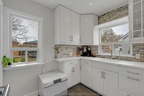 25 Rogers Road, Brampton, ON L6X 1L7
