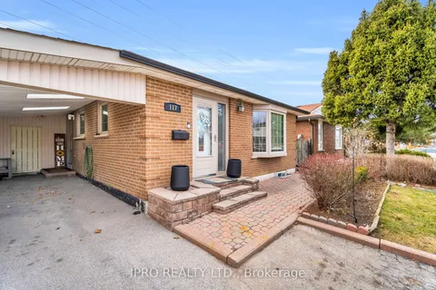 117 Alicewood Court, Toronto, ON M9V 3Y1