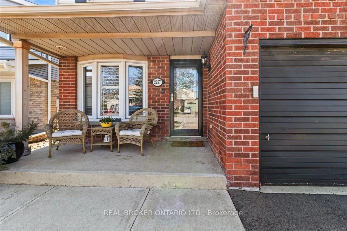 2257 Silverbirch Court, Burlington, ON L7M 3H2
