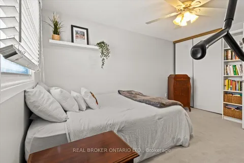 2257 Silverbirch Court, Burlington, ON L7M 3H2