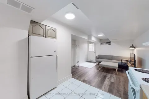 30 Osler Street, Toronto, ON M6P 4A2