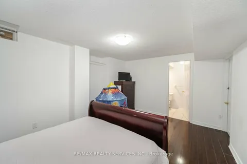 17 Dawes Road, Brampton, ON L6X 0R8