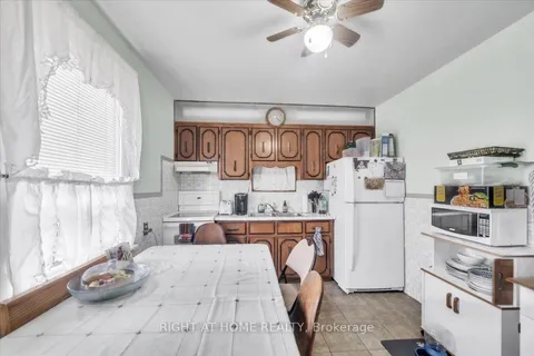 777 Ossington Avenue, Toronto, ON M6G 3T8