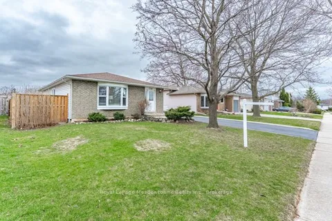 756 Mackenzie Drive, Milton, ON L9T 3M1