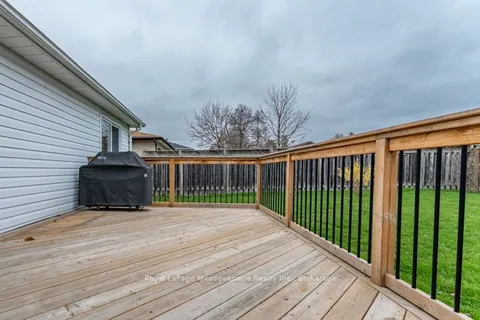 756 Mackenzie Drive, Milton, ON L9T 3M1