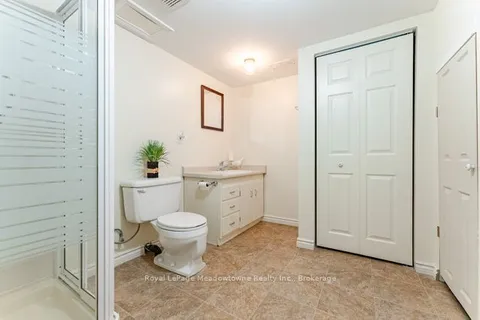 756 Mackenzie Drive, Milton, ON L9T 3M1