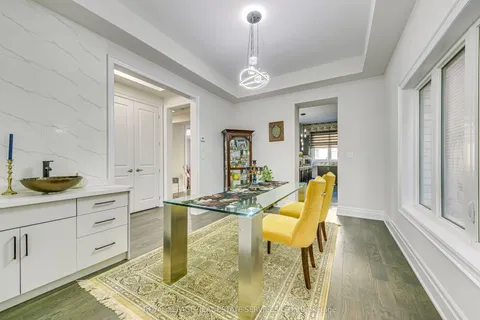 1367 Pelican Passage, Oakville, ON L6H 7Z9