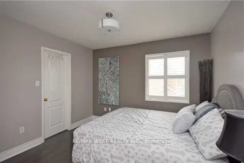 7267 Frontier Ridge, Mississauga, ON L5N 7P9