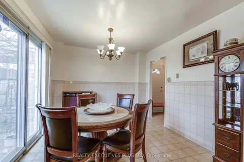 206 Vodden Street, Brampton, ON L6X 2V3