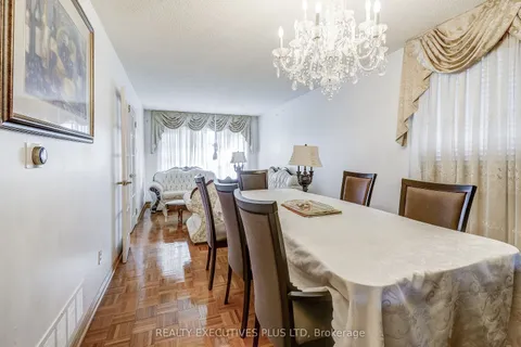 206 Vodden Street, Brampton, ON L6X 2V3