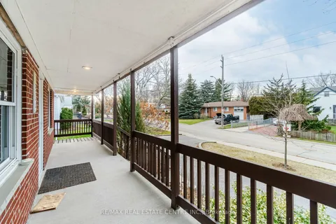 1904 Balsam Avenue, Mississauga, ON L5J 1L2