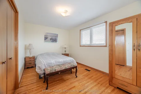 4103 Woodington Drive, Mississauga, ON L4Z 1K2