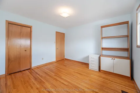 4103 Woodington Drive, Mississauga, ON L4Z 1K2