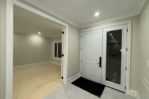 1264 St Marys Avenue, Mississauga, ON L5E 1H7