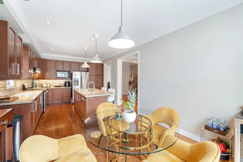 2098 Wildfel Way, Oakville, ON L6M 0E2