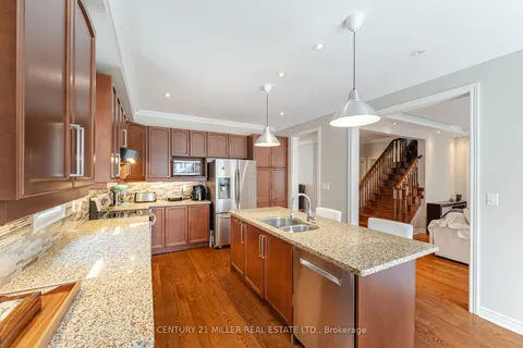 2098 Wildfel Way, Oakville, ON L6M 0E2