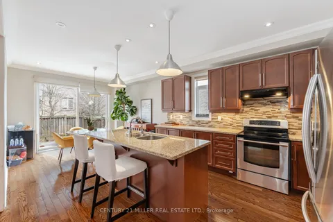 2098 Wildfel Way, Oakville, ON L6M 0E2