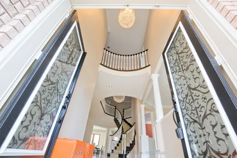 5331 Roanoke Court, Mississauga, ON L5M 5H8