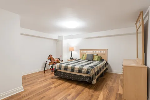 1497 Indian Grove, Mississauga, ON L5H 2S5