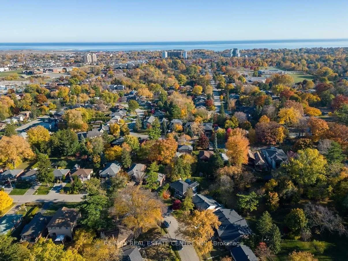 1514 Drymen Crescent, Mississauga, ON L5G 2P2