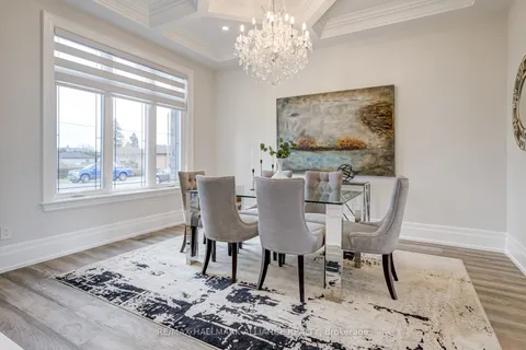 350 Weighton Drive, Oakville, ON L6K 2R4