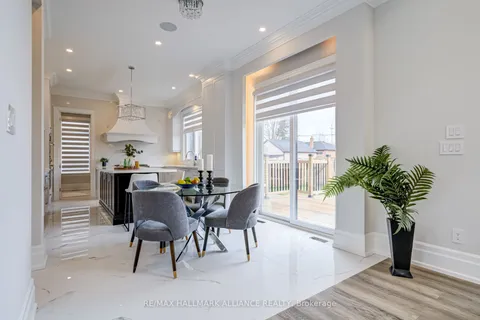 350 Weighton Drive, Oakville, ON L6K 2R4