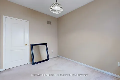 5 Collingwood Avenue, Brampton, ON L7A 2E5