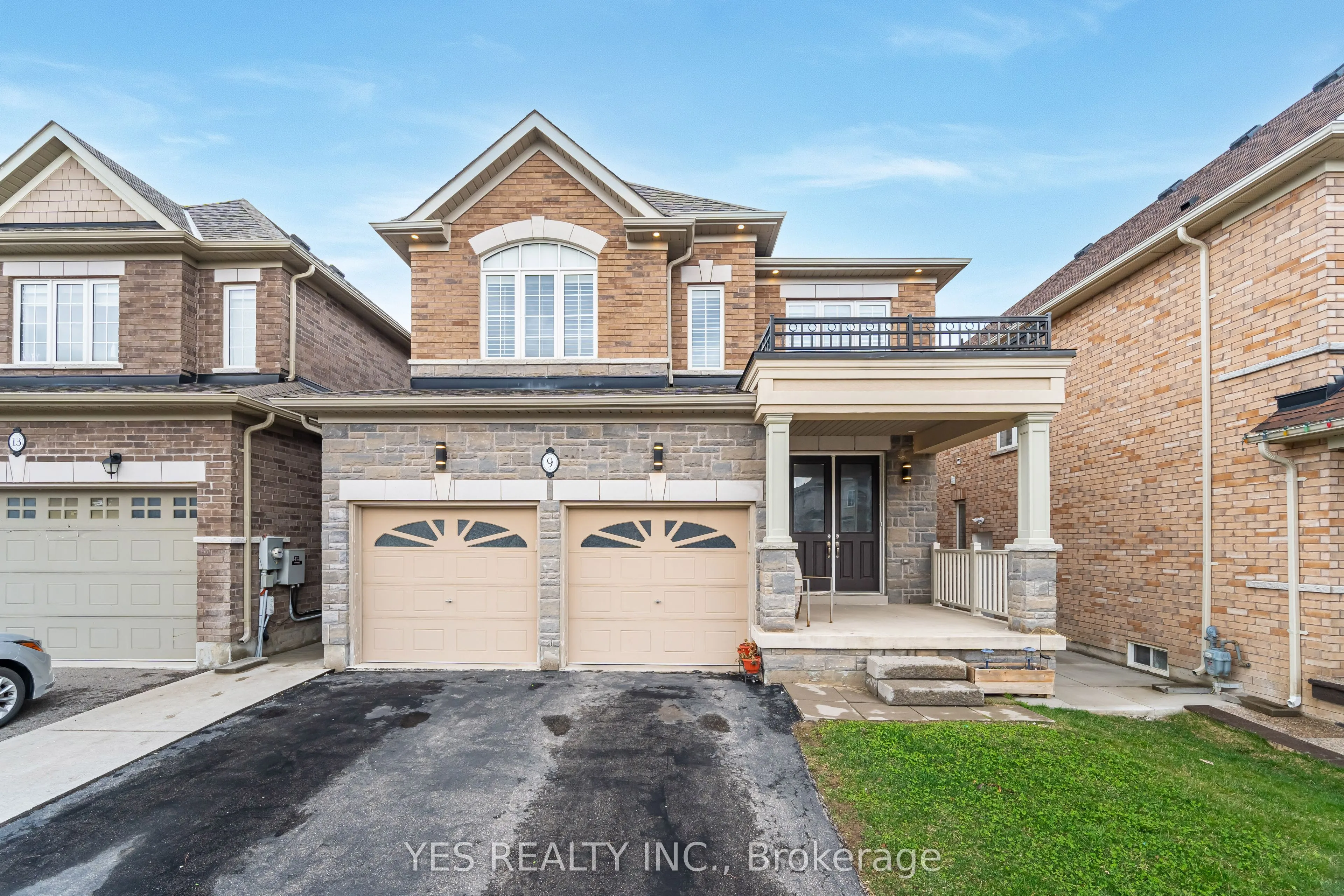 9 Meadowcreek Road, Caledon, ON L7C 3Y9