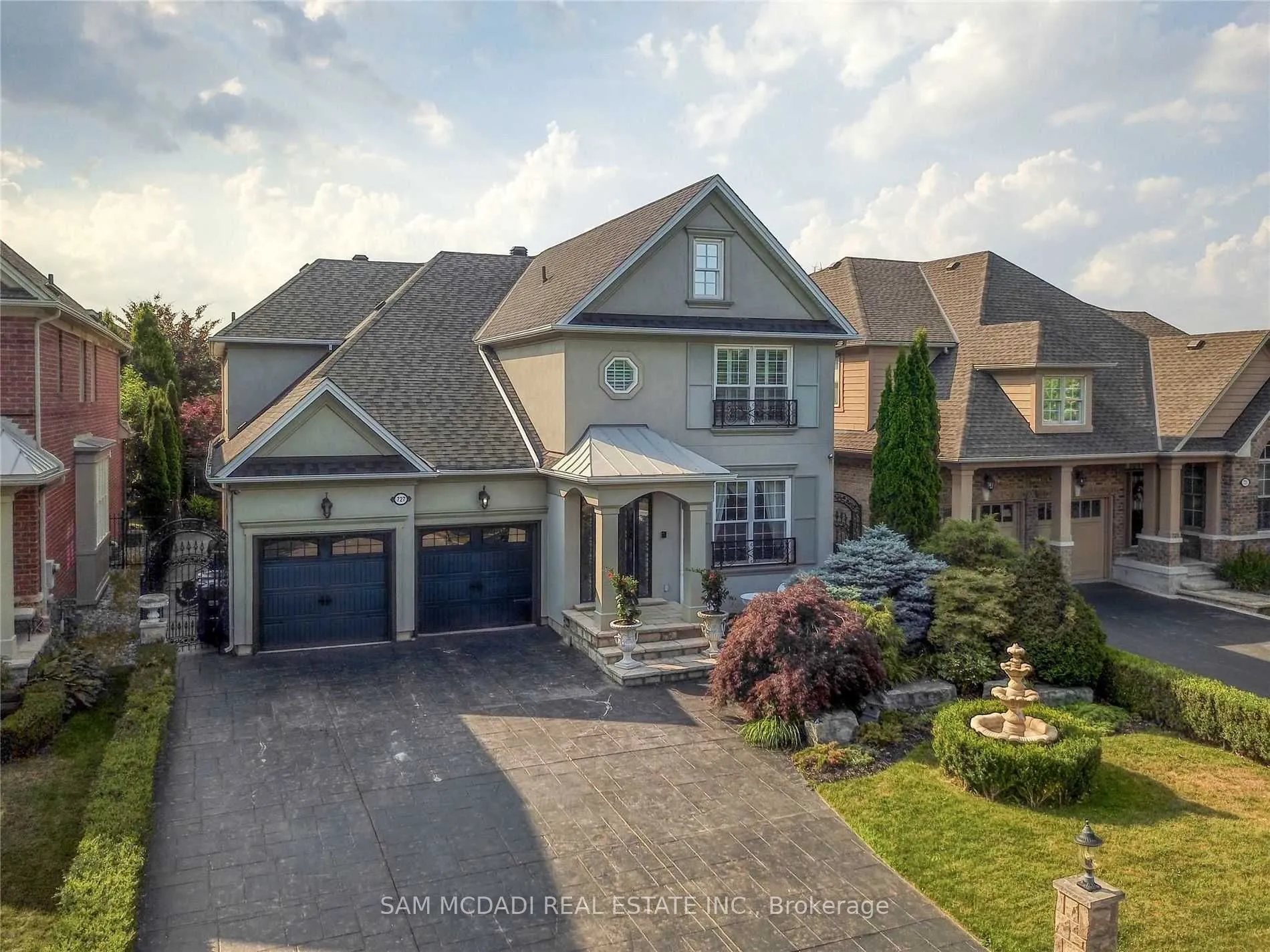 727 Merlot Court, Mississauga, ON L5H 4M4