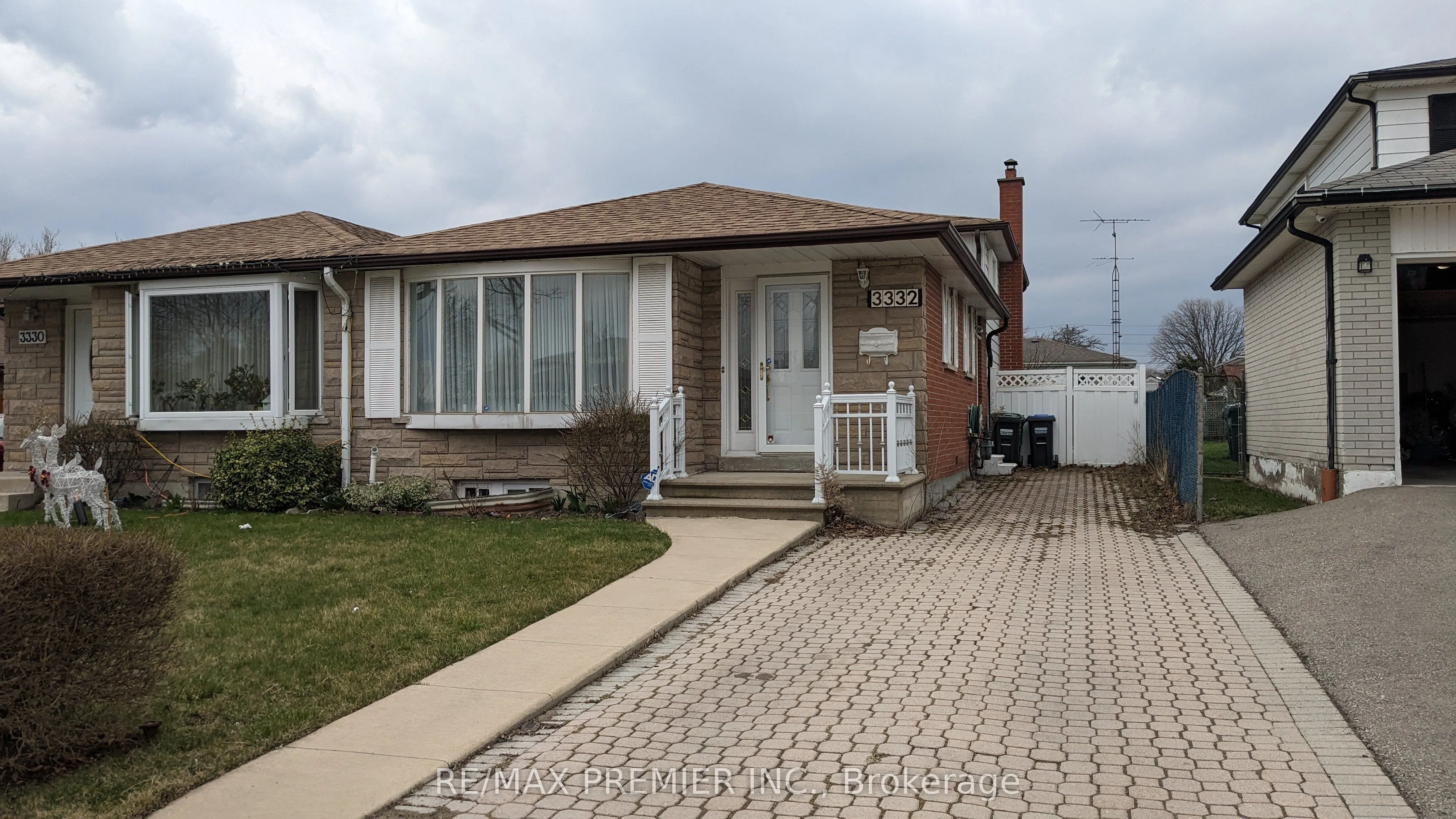 3332 Grechen Road, Mississauga, ON L5C 1X9