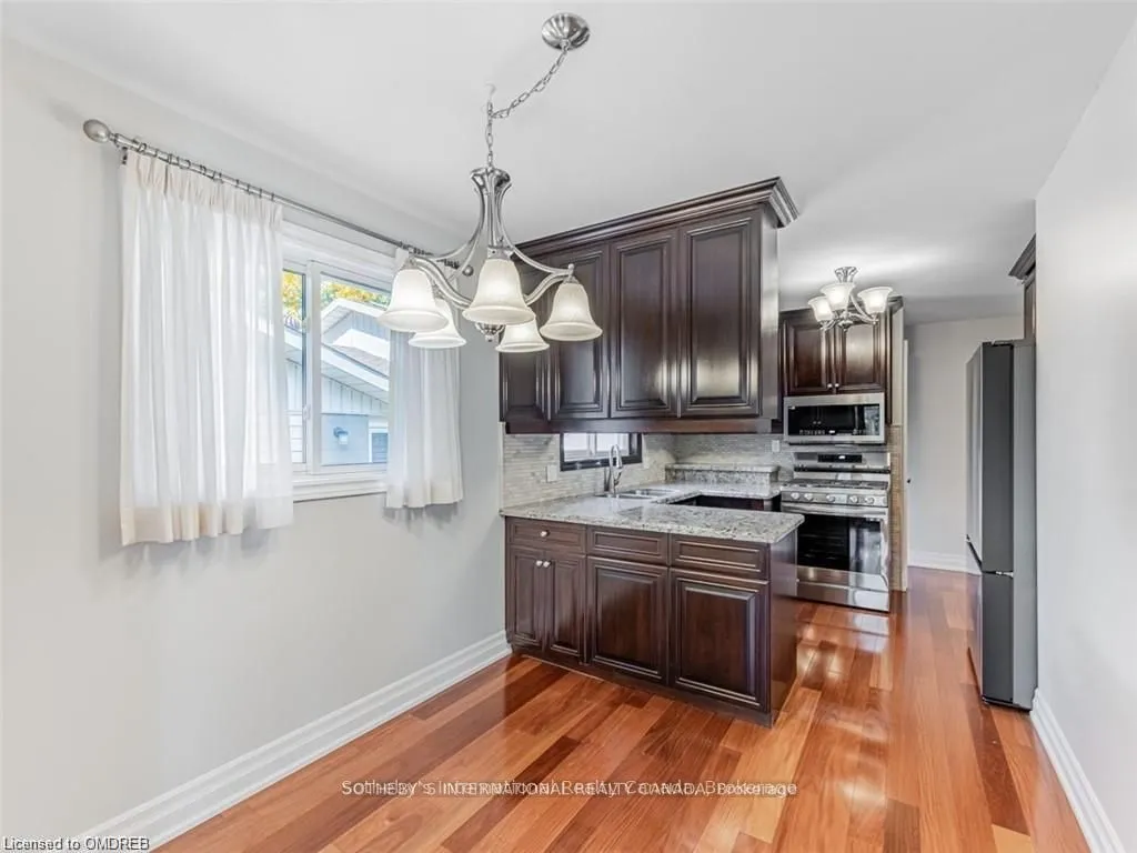 942 Fletcher Valley Crescent, Mississauga, ON L5J 2X7