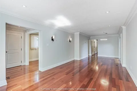 942 Fletcher Valley Crescent, Mississauga, ON L5J 2X7