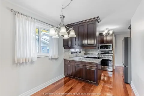 942 Fletcher Valley Crescent, Mississauga, ON L5J 2X7