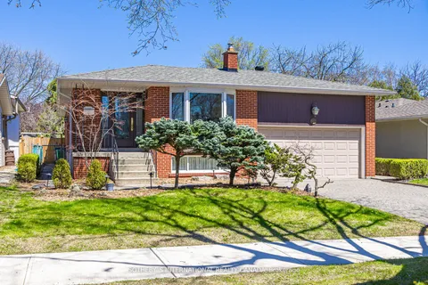 942 Fletcher Valley Crescent, Mississauga, ON L5J 2X7