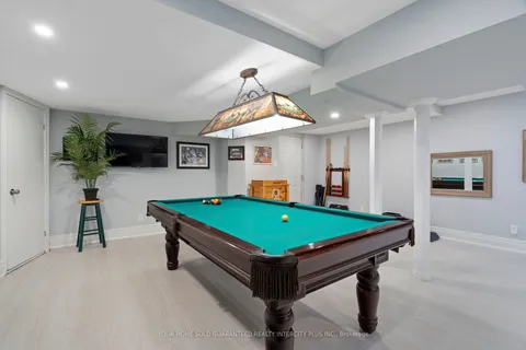 40 Rampart Drive, Brampton, ON L6P 2Z1
