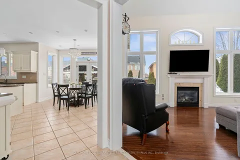40 Rampart Drive, Brampton, ON L6P 2Z1